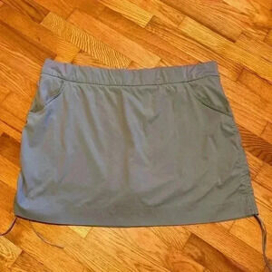 Columbia Anytime Casual Quick Dry Skort in Size 3XL in Sage Green.
